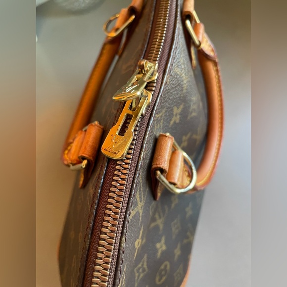 Louis Vuitton LV Monogram Alma PM - Picture 9 of 10